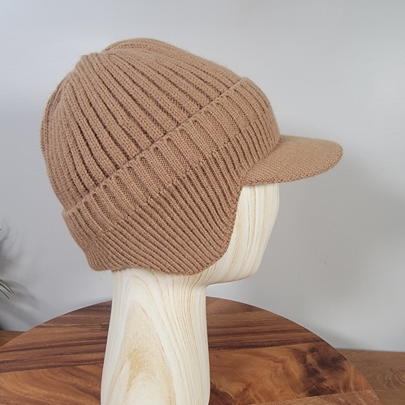 Tan Knit Cap with Ear Flaps Faux Fur Lined Winter Mens Cap MASH Style - Picture 4 of 12